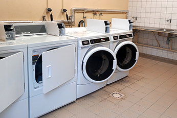 Camping Domaine du Launa Laundry Room